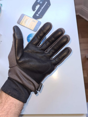 Tuotetta Black Diamond - Heavyweight Wooltech Gloves - Käsineet koskeva kuva 1 käyttäjältä Joe