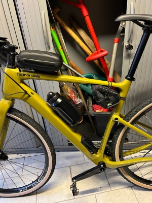 Tuotetta Fidlock - Twist Bottle 750 Compact + Bike Base - Juomapullo pyörään koskeva kuva 1 käyttäjältä Clemens