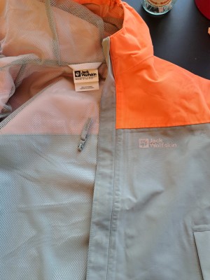 Tuotetta Jack Wolfskin - Kid's Tucan Jacket - Sadetakki koskeva kuva 1 käyttäjältä Tim