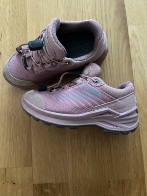 Tuotetta Lowa - Kid's Zirrox II GTX Lo - Multisport-kengät koskeva kuva 1 käyttäjältä Barbara