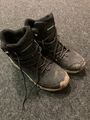 Tuotetta Merrell - Women's Thermo Akita Mid WP - Vaelluskengät koskeva kuva 1 käyttäjältä Mona