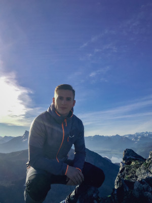 Tuotetta Salewa - Ortles Hybrid TW CLT Jacket - Villatakki koskeva kuva 1 käyttäjältä Adrian