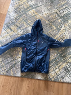 Tuotetta Salewa - Ortles Hybrid TWR Jacket - Lämpötakki koskeva kuva 1 käyttäjältä Geraint