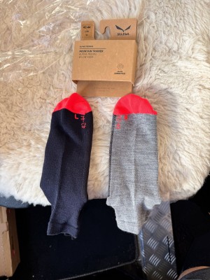 Tuotetta Salewa - Women's MTN TRN All Mountain Low Sock - Vaellussukat koskeva kuva 1 k&auml;ytt&auml;j&auml;lt&auml; Ita