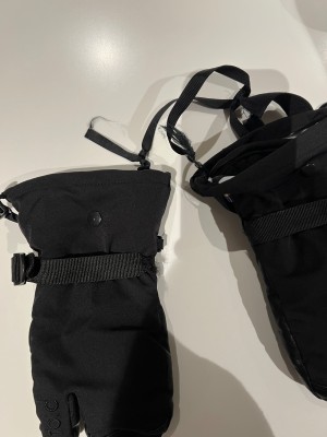 Tuotetta Stoic - Kid's Wool NalluSt. 3 Finger - Käsineet koskeva kuva 1 k&auml;ytt&auml;j&auml;lt&auml; Bianca